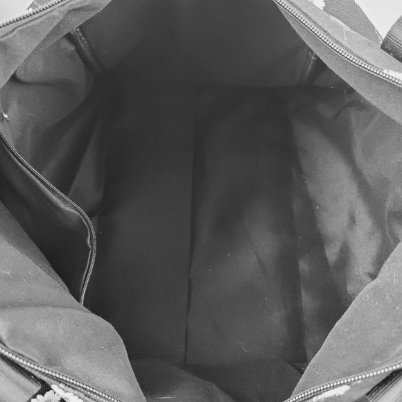 Alice + Olivia Daisy Print Large Multi-Pocket Duffel Bag - Picture 13 of 13